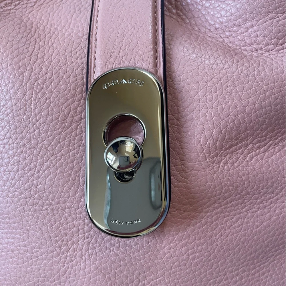 Coach Handbag. - Picture 3 of 16